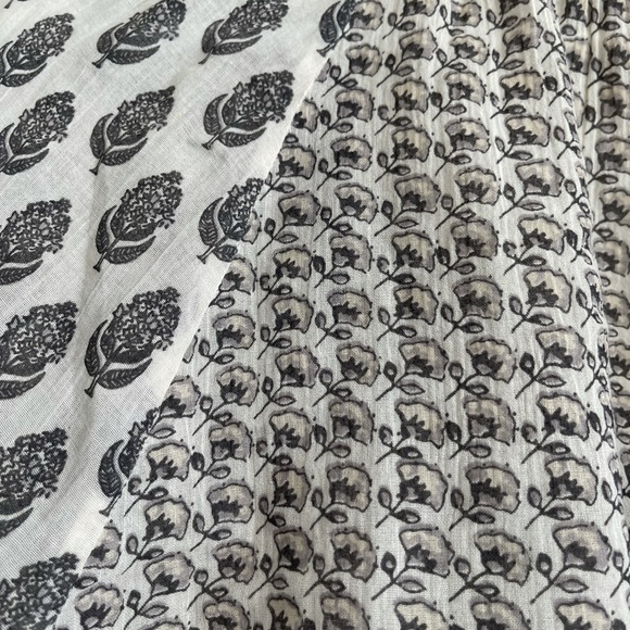 Soft Joie Print V Neck Tassel Blouse - Picture 4 of 5